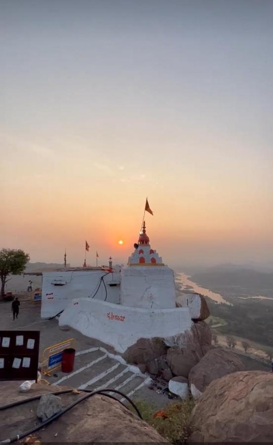Vaibhav Home Stay Хампі Екстер'єр фото